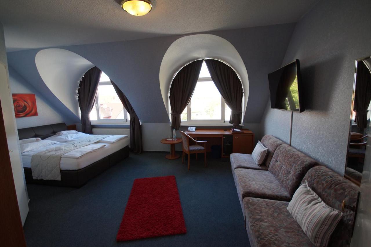 Hotel Bauschheimer Hof Рюссельхайм Экстерьер фото