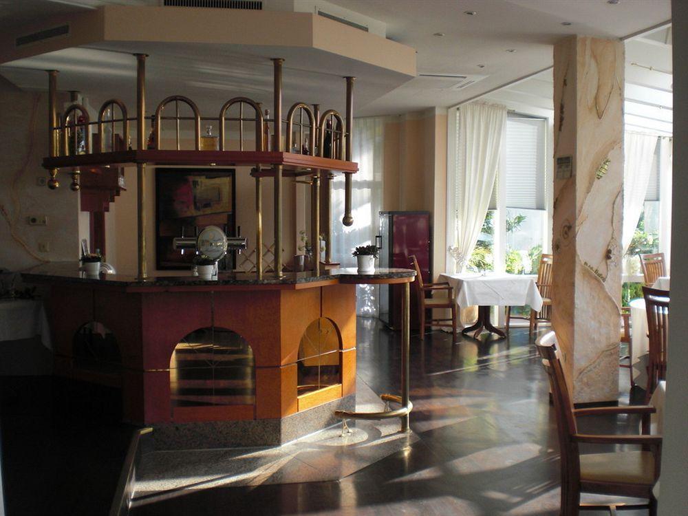 Hotel Bauschheimer Hof Рюссельхайм Экстерьер фото