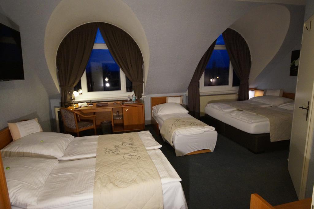 Hotel Bauschheimer Hof Рюссельхайм Экстерьер фото