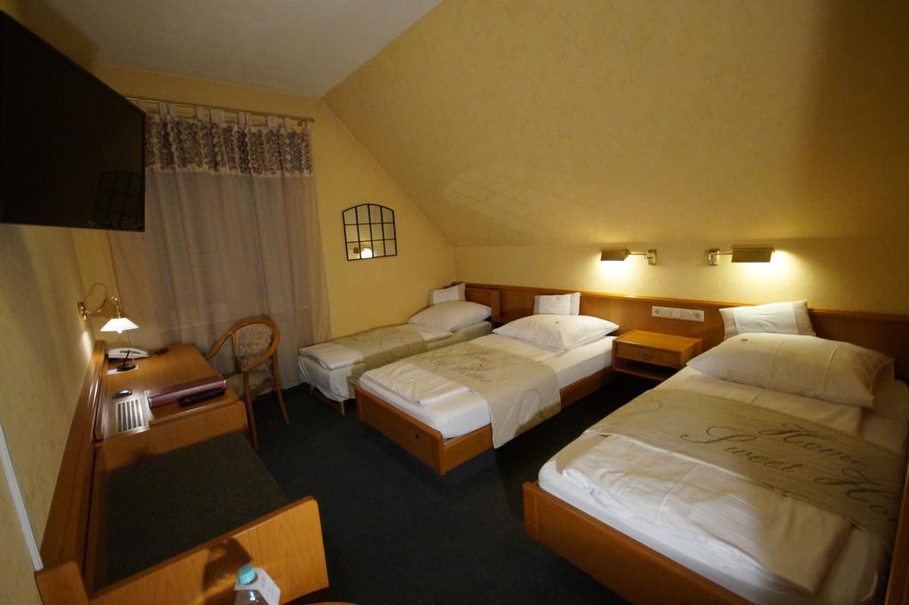 Hotel Bauschheimer Hof Рюссельхайм Экстерьер фото