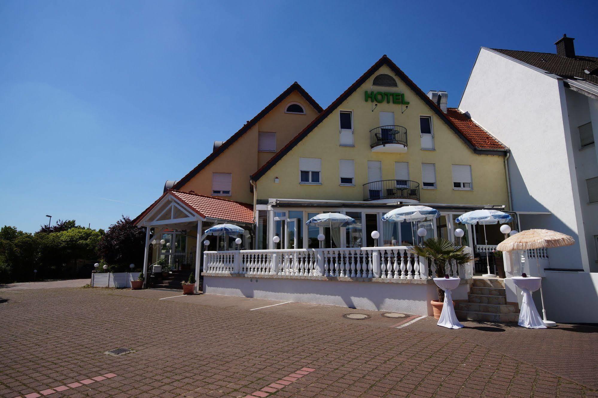 Hotel Bauschheimer Hof Рюссельхайм Экстерьер фото