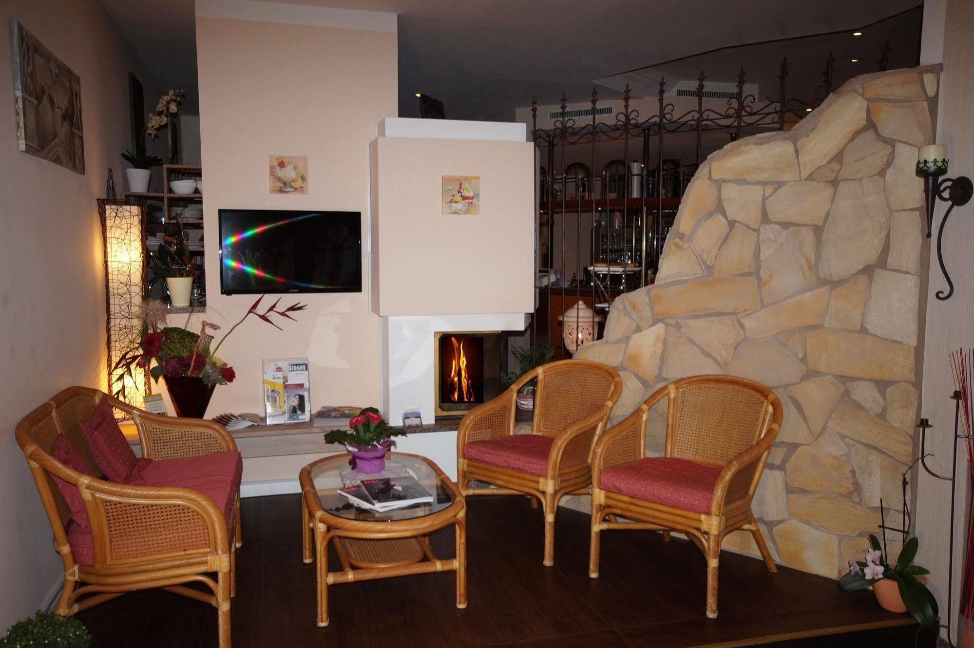 Hotel Bauschheimer Hof Рюссельхайм Экстерьер фото
