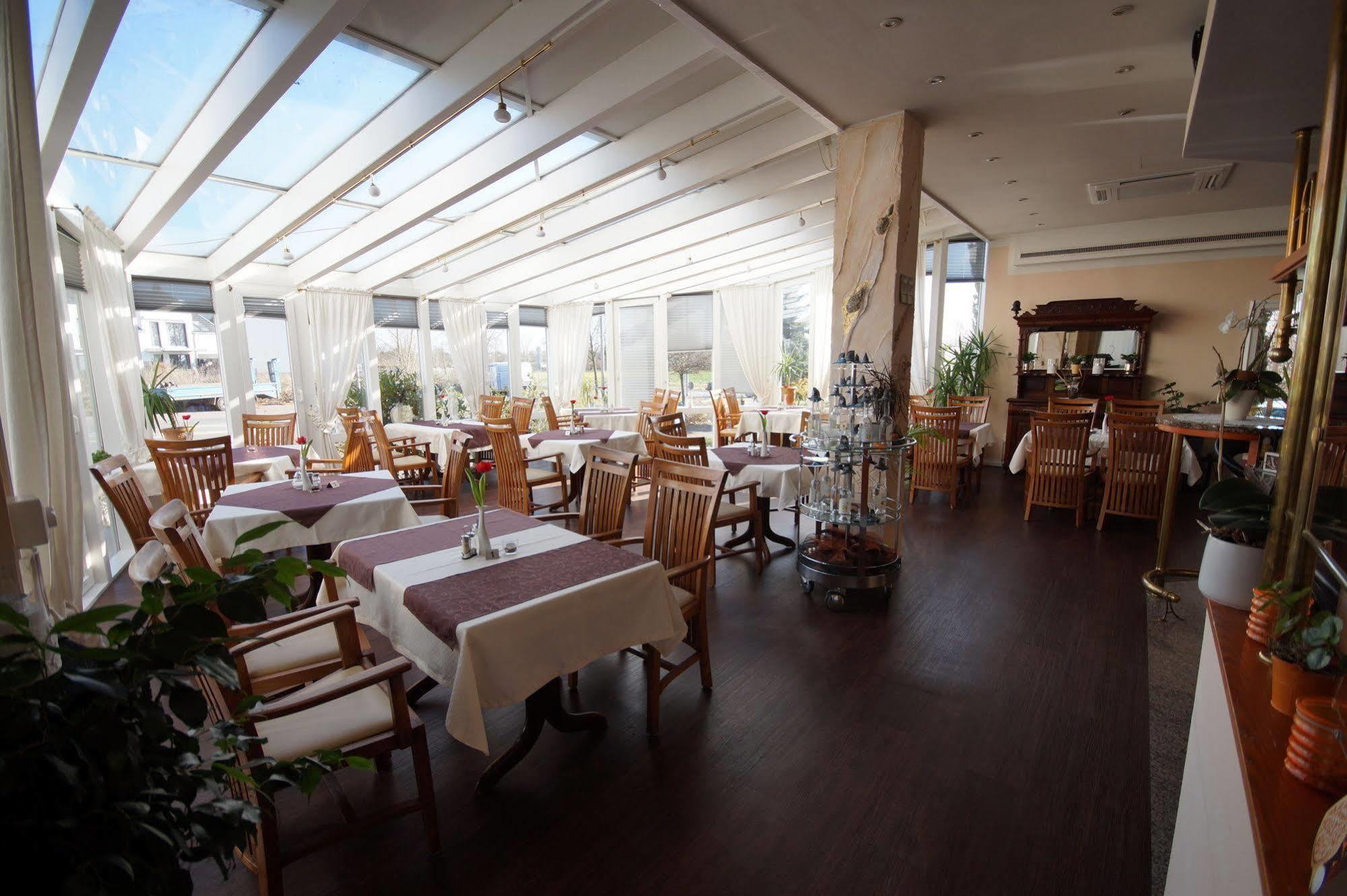 Hotel Bauschheimer Hof Рюссельхайм Экстерьер фото