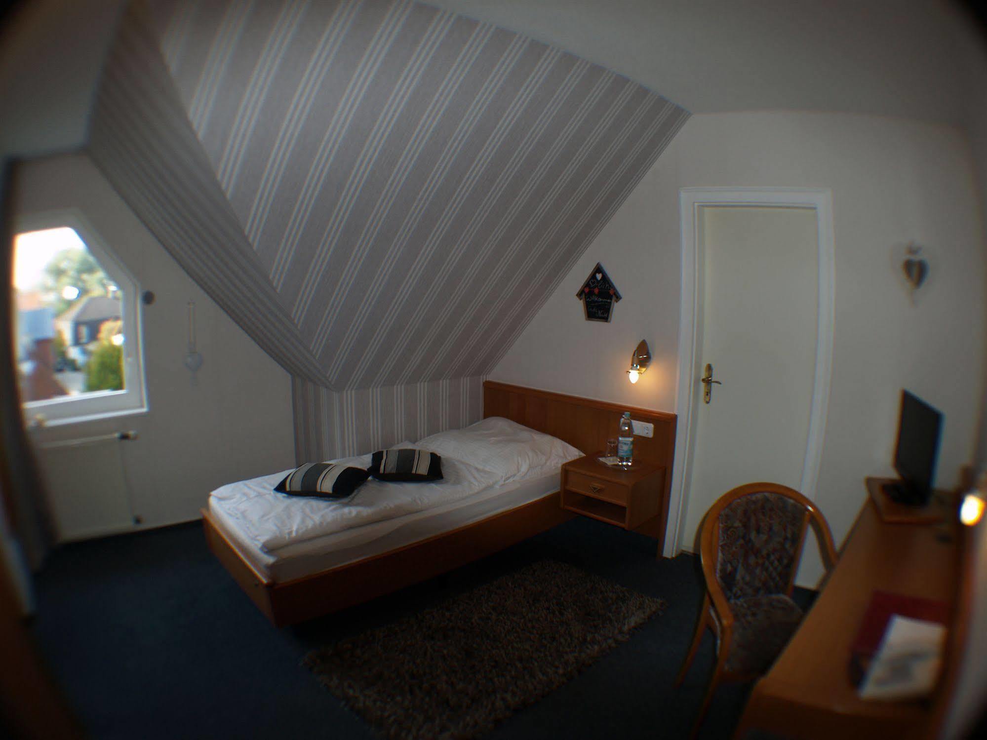 Hotel Bauschheimer Hof Рюссельхайм Экстерьер фото