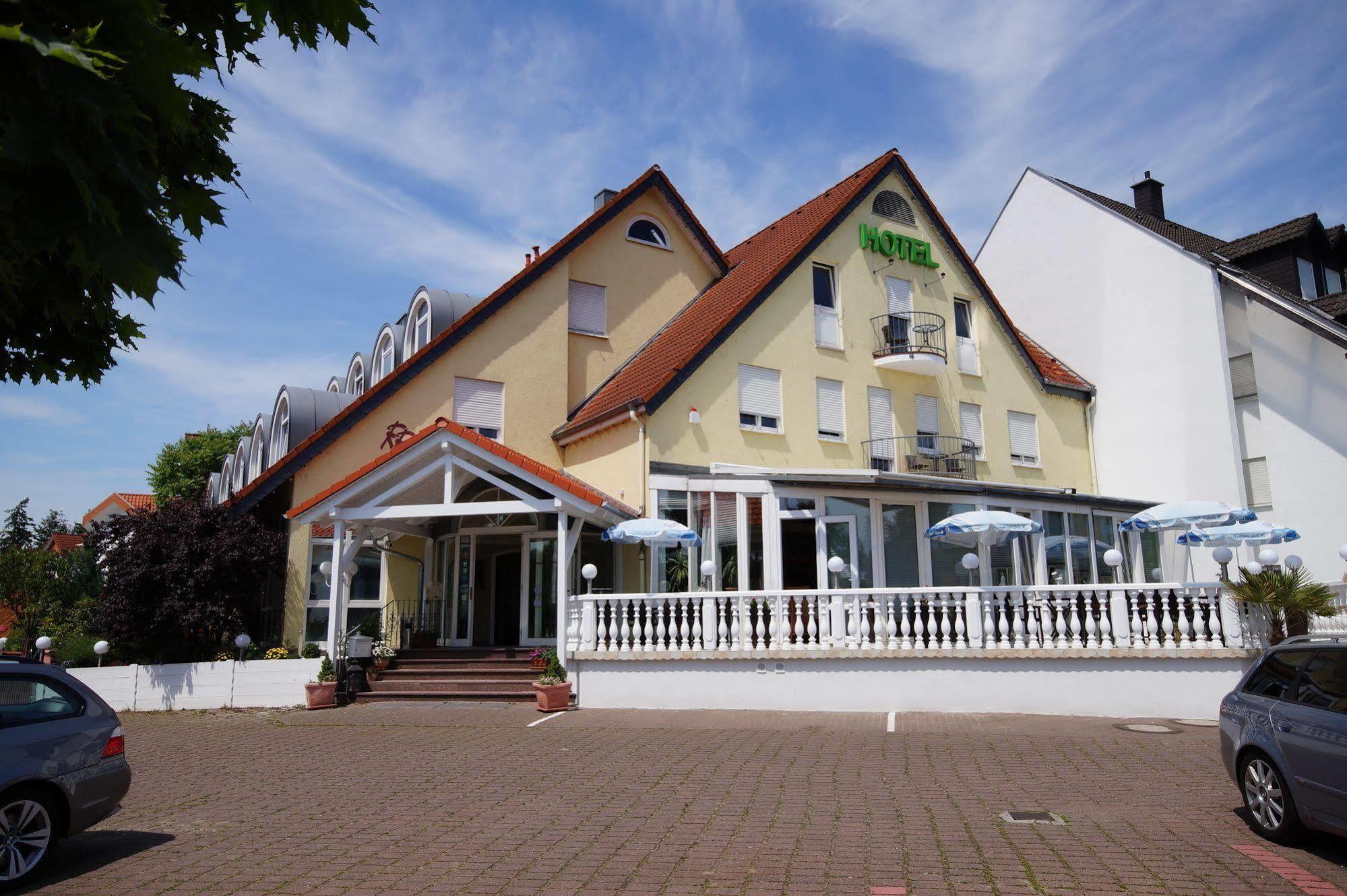 Hotel Bauschheimer Hof Рюссельхайм Экстерьер фото